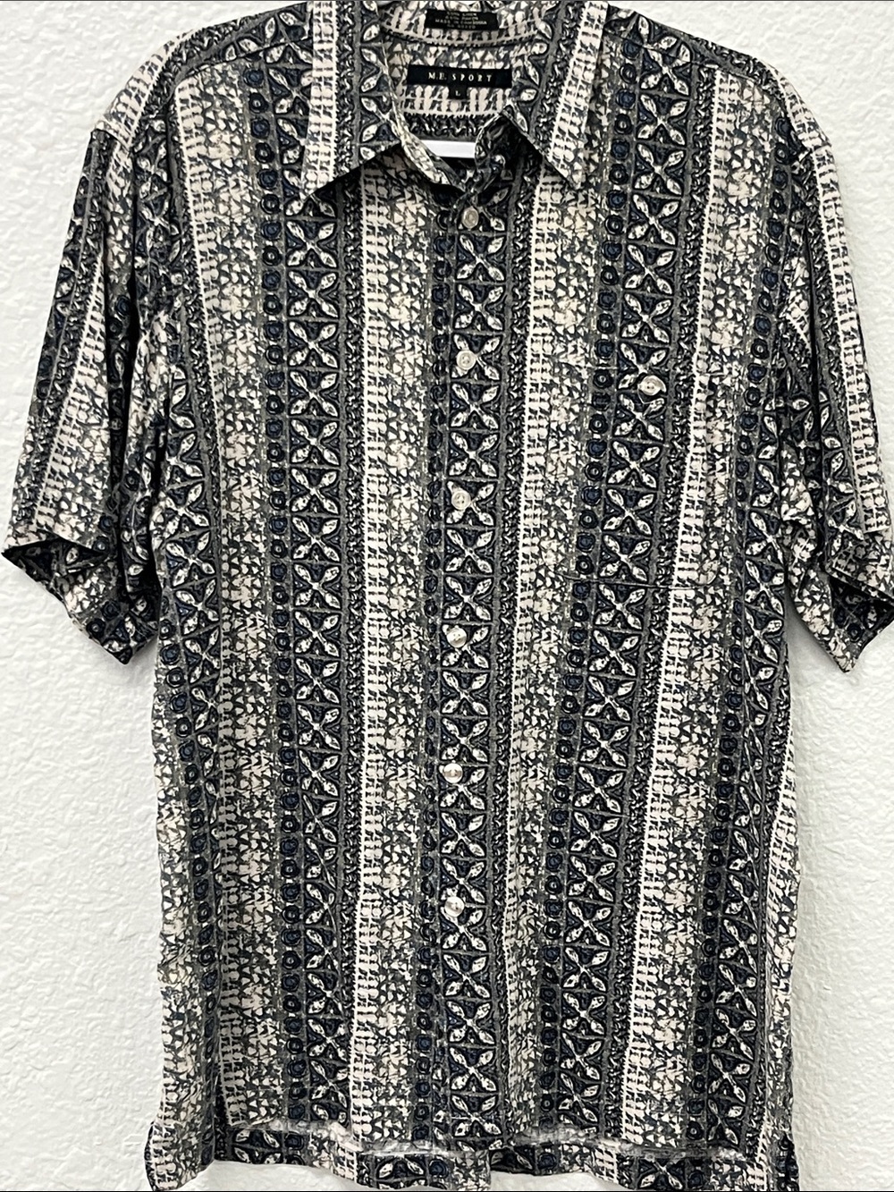 Men's Short-Sleeve Button-Up Shirt in Navy and Cream Stripe
#1084